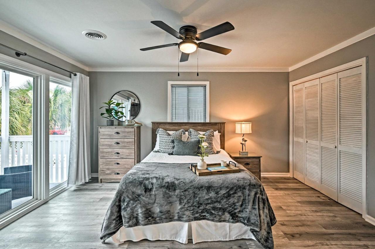 Surfside Beach Couples Retreat With Balcony! شاطئ ميرتل المظهر الخارجي الصورة