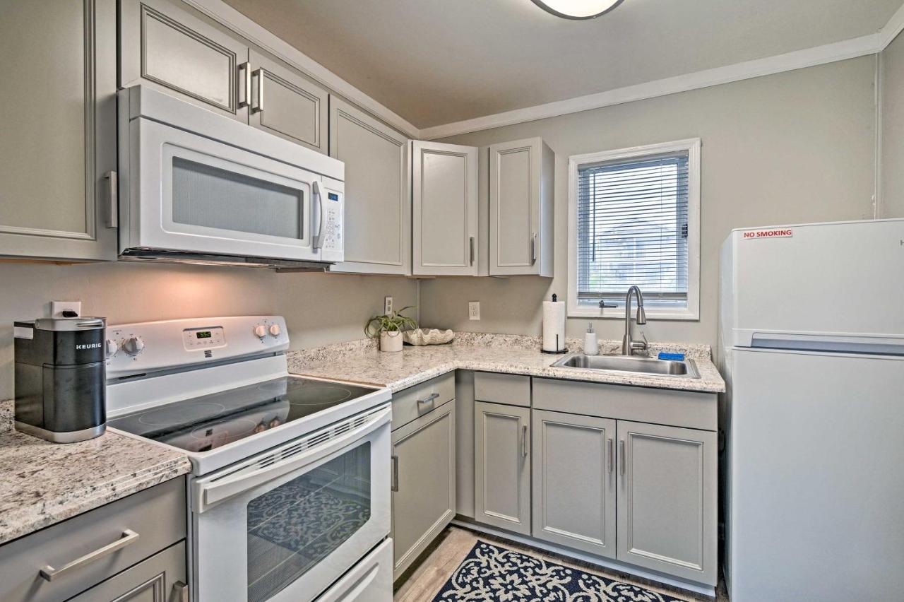Surfside Beach Couples Retreat With Balcony! شاطئ ميرتل المظهر الخارجي الصورة
